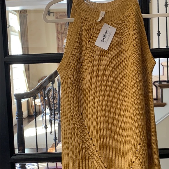 Sleeveless Swearer - Picture 5 of 5